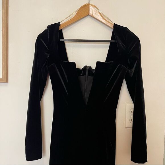 NWOT House of CB Charlotte Deep Plunge Velvet Sexy Slit
Dress in Size XS - Picture 6 of 13